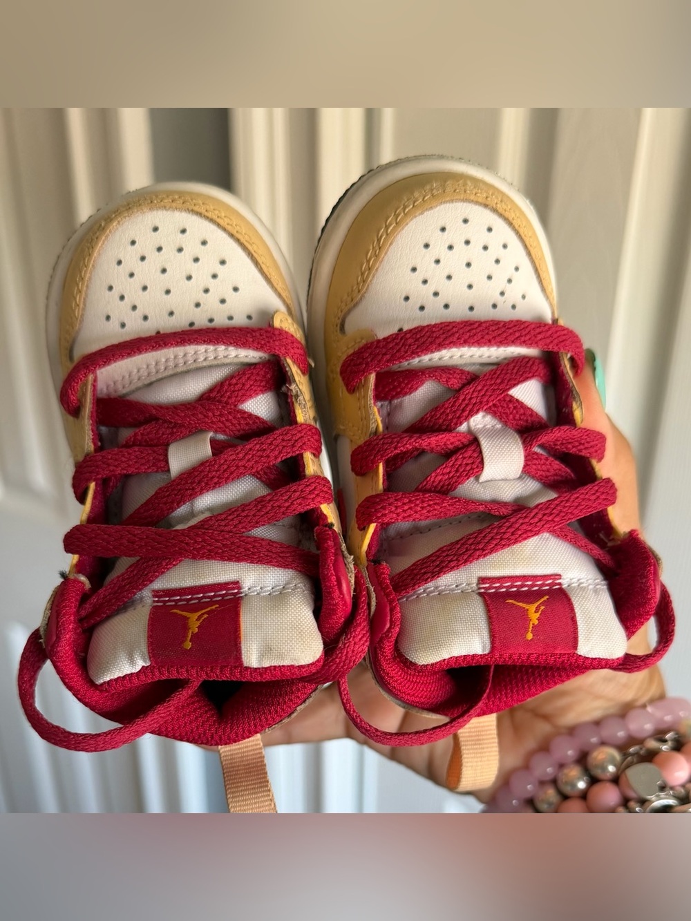 Air Jordan 1 Mid Toddler Light Curry Cardinal
Red 640735-201 Size: 4C - Picture 7 of 10